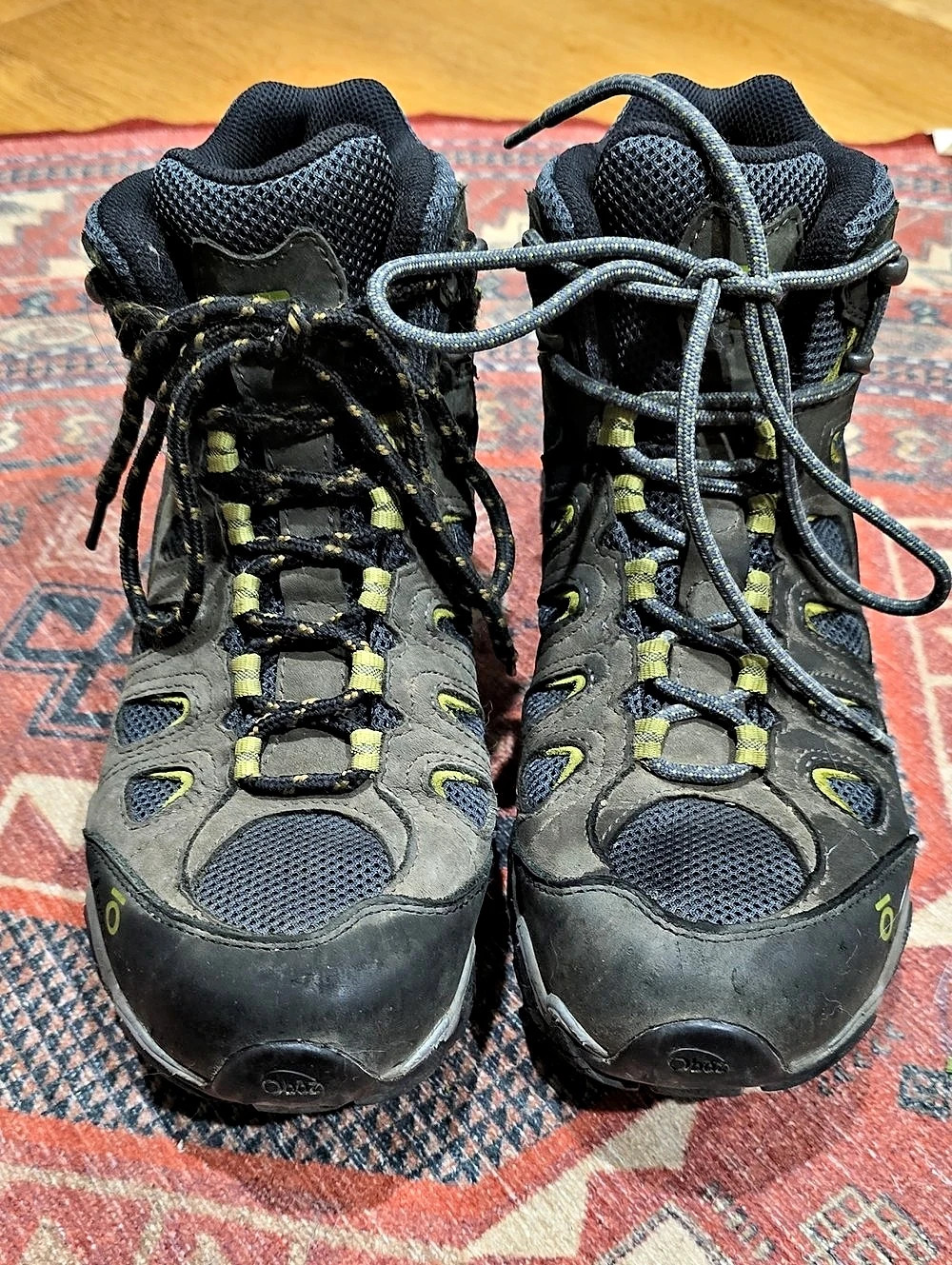 Oboz hiking boots US 9 Black Yellow